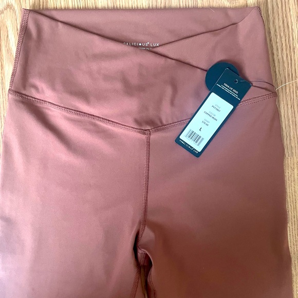 New Yoga-licioUs Lux Crossover Flare Leggings Black Sz Large Copper Iron PY71067 - Picture 4 of 11